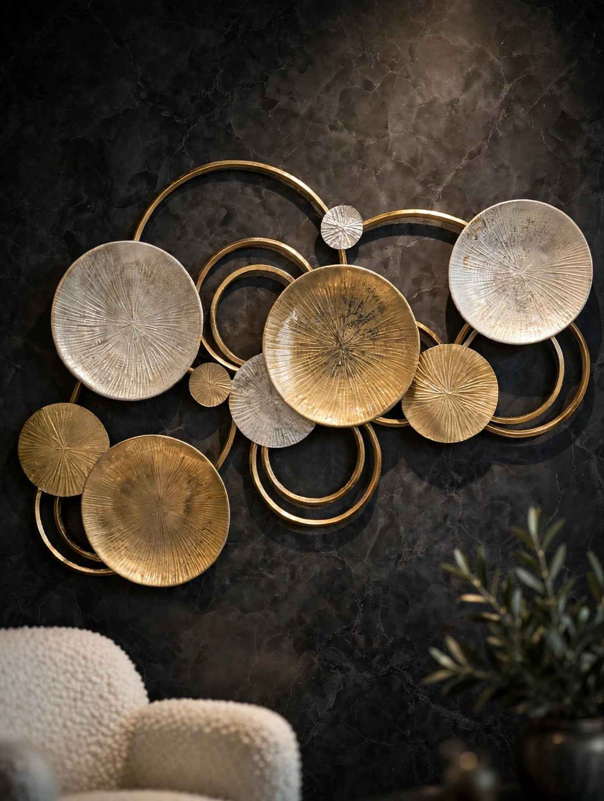 Artistic Metal Wall Art – Elegant Home Décor
